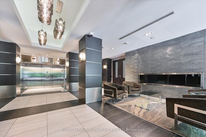 Property Photo: 399 Adelaide Street W 420 ON M5V 1S4