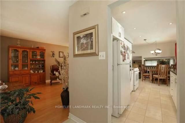 Property Photo: 1256 Falgarwood Drive ON L6H 2L6
