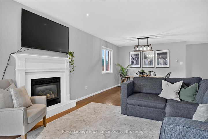 Property Photo:  1 Fortye Gate  ON K9K 2E7 