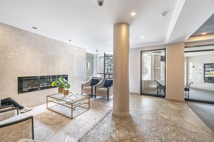 Property Photo: 120 Promenade Circle 711 ON L4J 7W9
