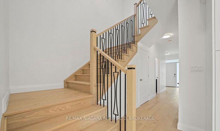 Property Photo:  185B Rykert Street  ON L2S 2B5 