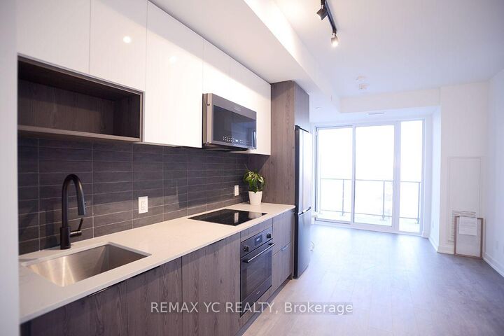 Property Photo: 5 Defries Street 1601 ON M5A 0W7
