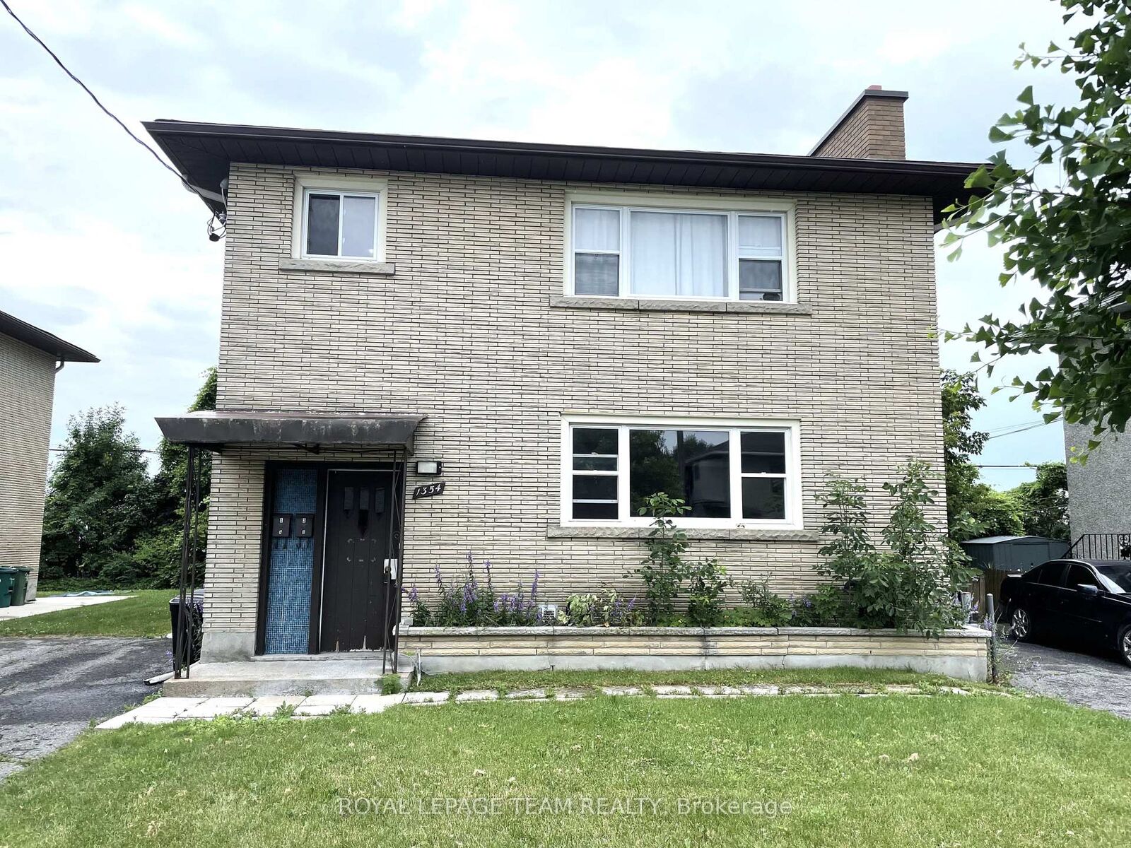 Property Photo: 1354 Kingston Avenue 2 ON K1Z 8L2