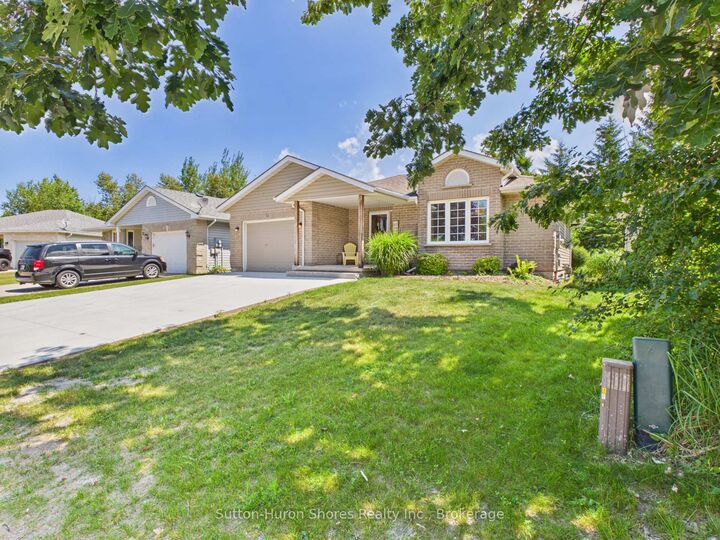 Property Photo: 14 Eastgate Drive ON N0H 2L0