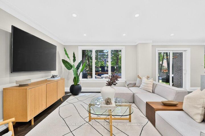 Property Photo: 51 Princeton Road ON M8X 2E3