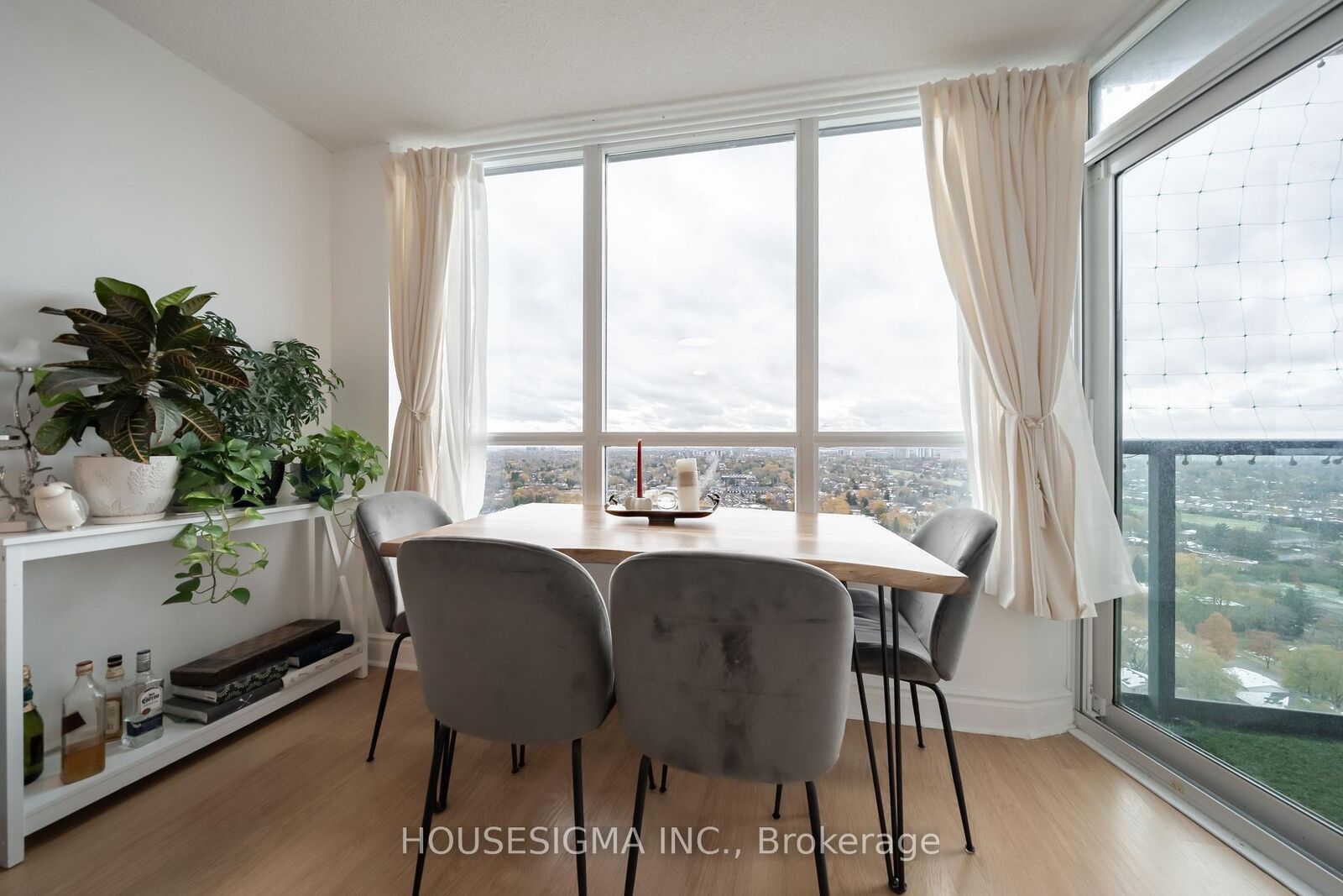 Property Photo: 15 Greenview Avenue 2508 ON M2M 4M7