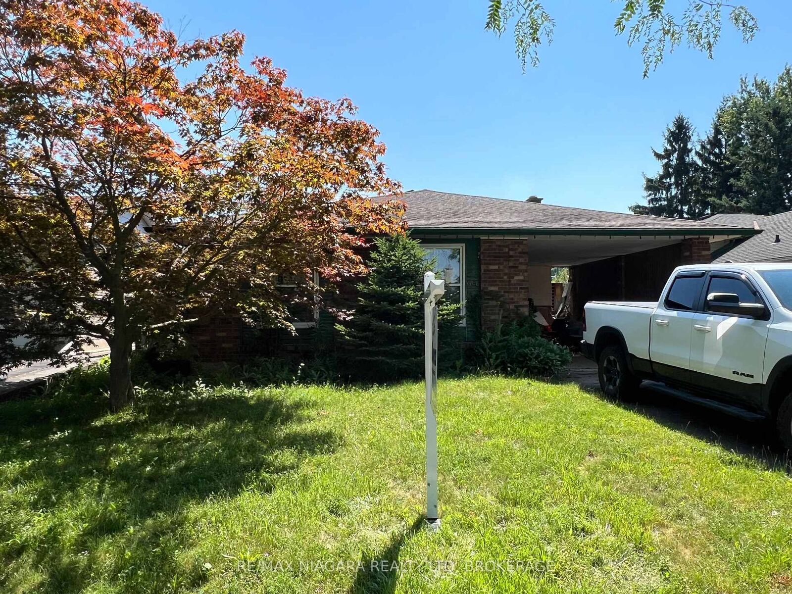 Property Photo: 6086 Eldorado Avenue ON L2H 2E7