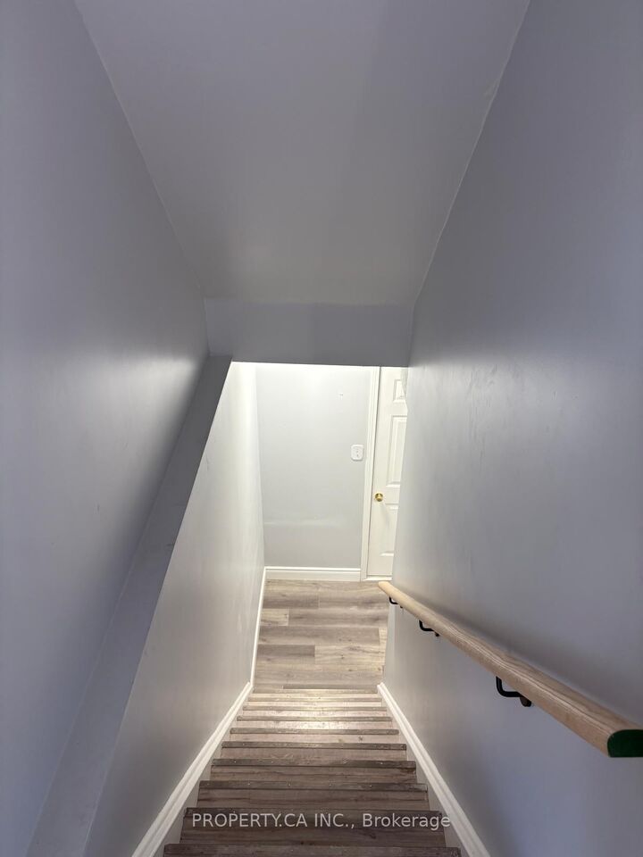 Property Photo: 100 Masterson Crescent Lower ON N3H 5R6
