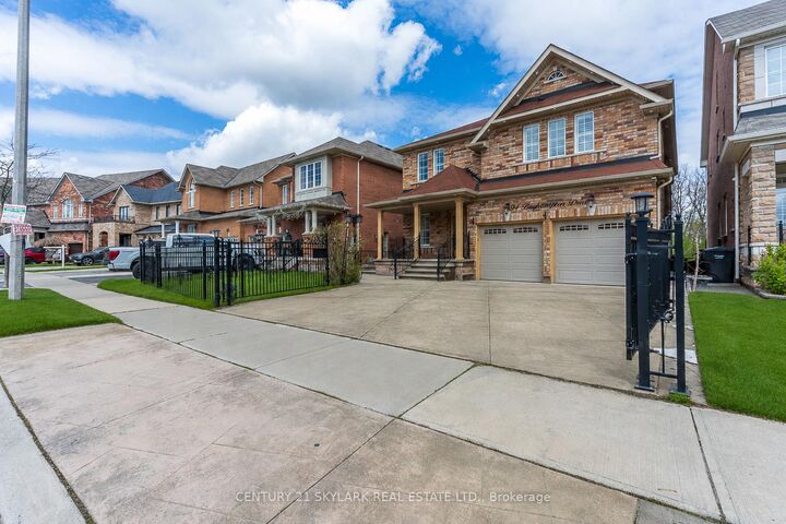 Property Photo:  94 Bayhampton Drive Upstairs  ON L6P 3A9 