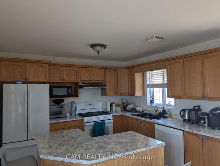 Property Photo: 11 Jason Crescent Upper Level ON K8V 6V1