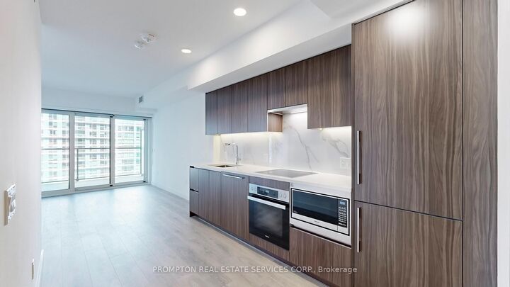 Property Photo:  3 Concord Cityplace Way 2606  ON M5V 0X4 
