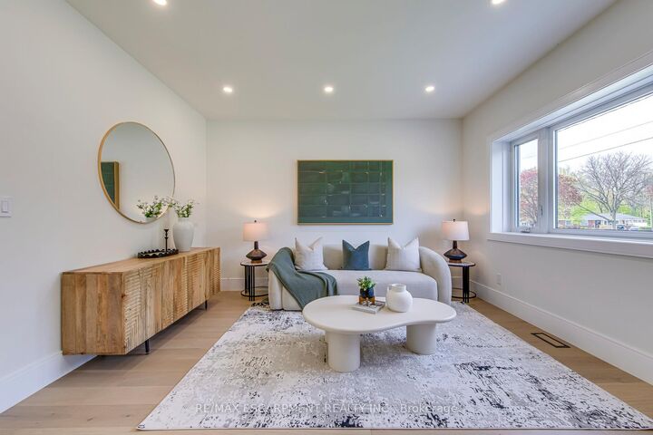 Property Photo: 1411 Mountain Grove Avenue ON L7P 2H1