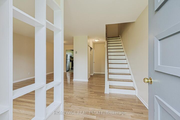 Property Photo:  1350 Winding Trail 40  ON L4Y 2T8 