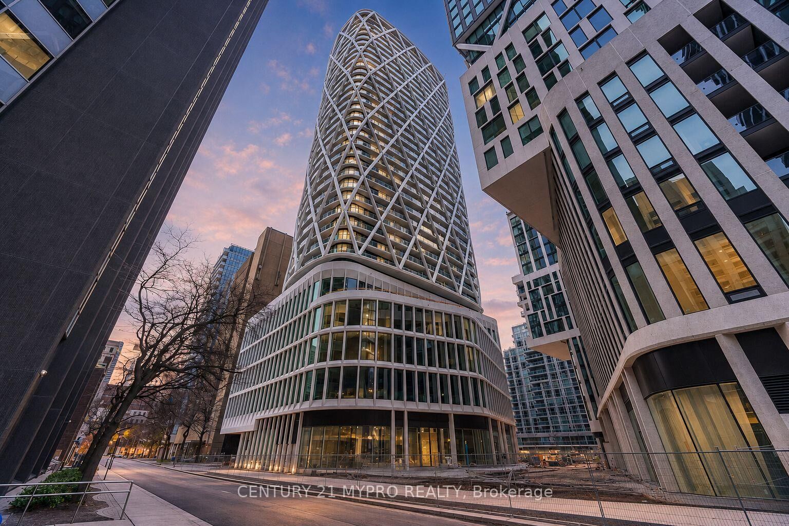 Property Photo:  230 Simcoe Street 1636  ON M5T 1T4 