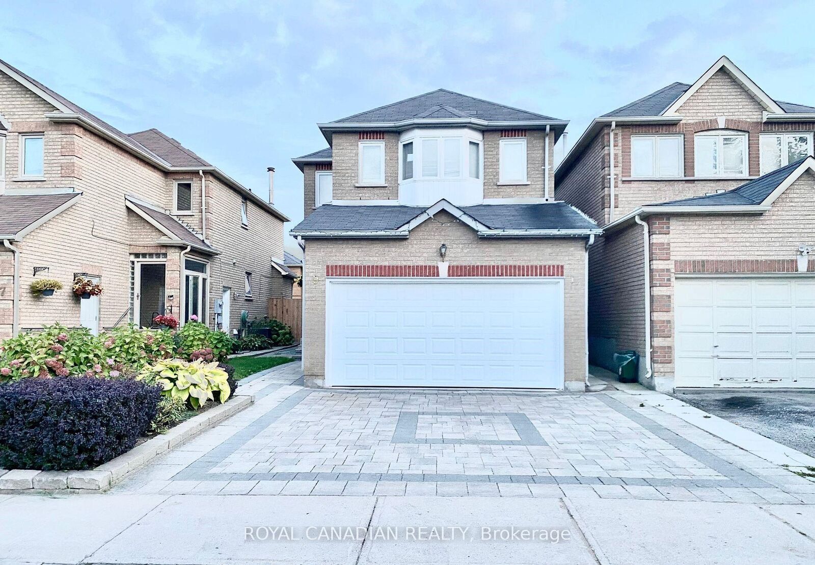 Property Photo: 9 Clarion Crescent Upper ON L3S 3M8