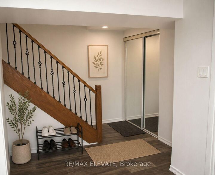 Photo de la propriété:  144 Crow Trail W  ON M1B 1Y3 