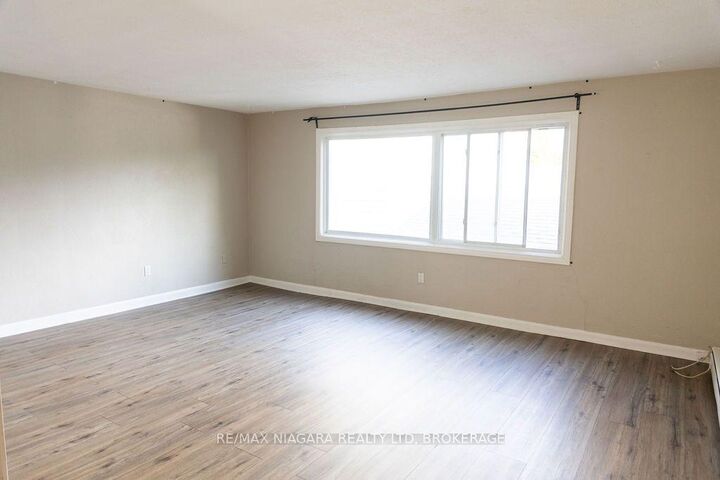 Property Photo: 27 Main Street 2 ON L2N 4T6