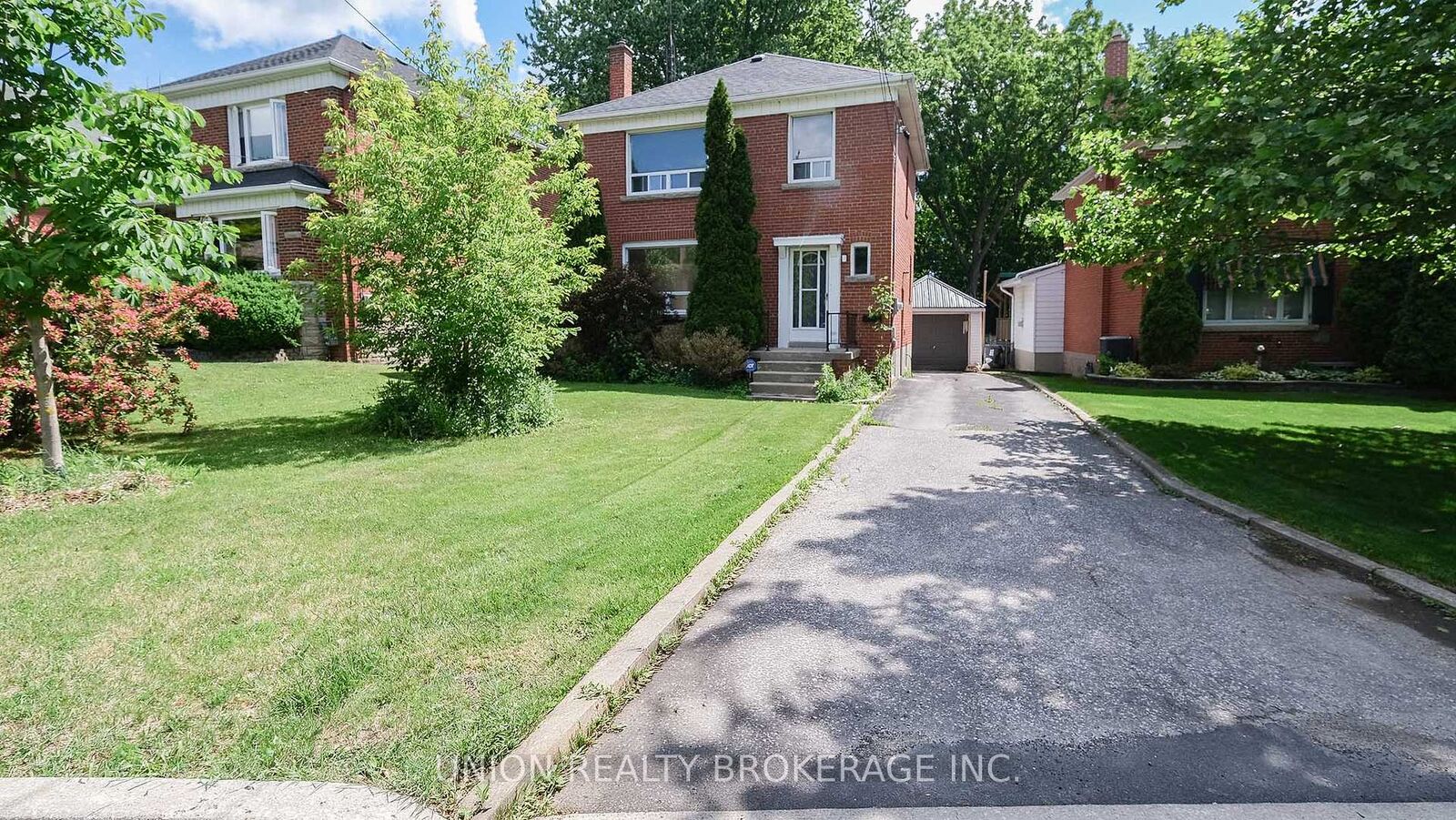 Property Photo:  87 Midland Avenue  ON M1N 3Z8 