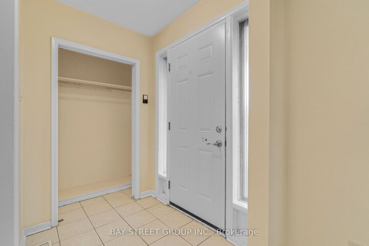 Property Photo: 40 Bellbury Crescent Upper ON M2J 2J8