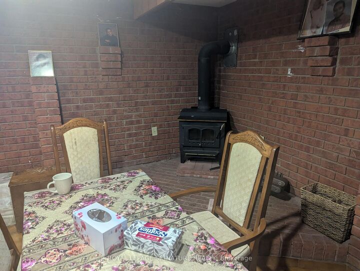 Property Photo: 6 Heatherglen Road ON M9W 4R1