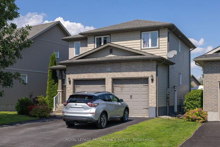 Property Photo: 92 Windermere Boulevard ON K0H 1G0