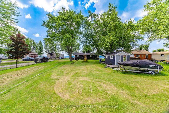 33 Derner Line — photo 1