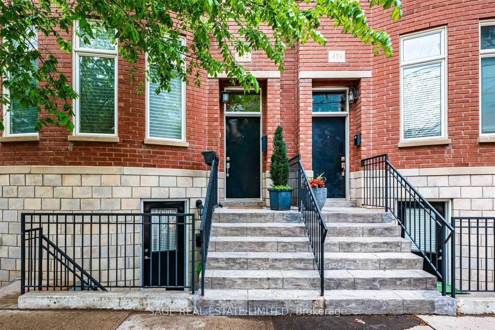 Photo de la propriété:  492 King Street E  ON M5A 1L8 