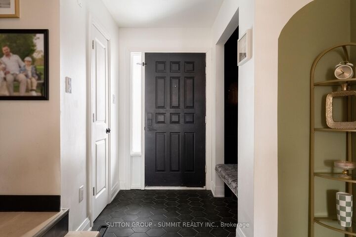 Property Photo:  30 Buchanan Crescent  ON L2V 4M5 