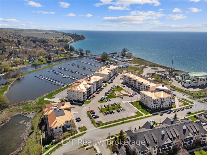 Property Photo:  50 Lakebreeze Drive 102  ON L1B 0V9 