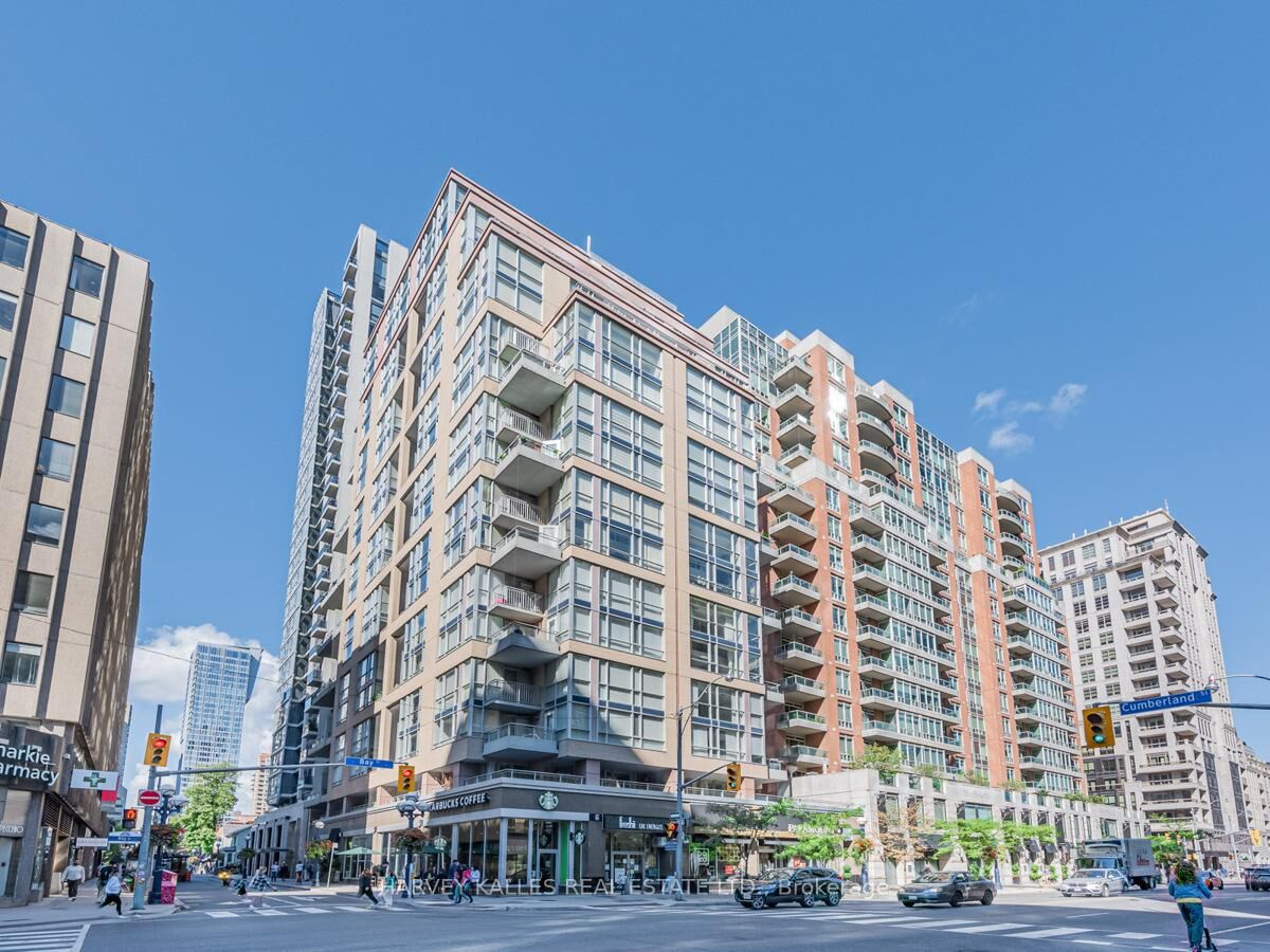 Property Photo:  80 Cumberland Street 708  ON M5R 3V1 
