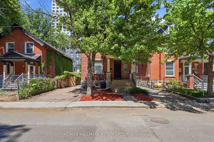 Property Photo:  419 Besserer Street  ON K1N 6B9 