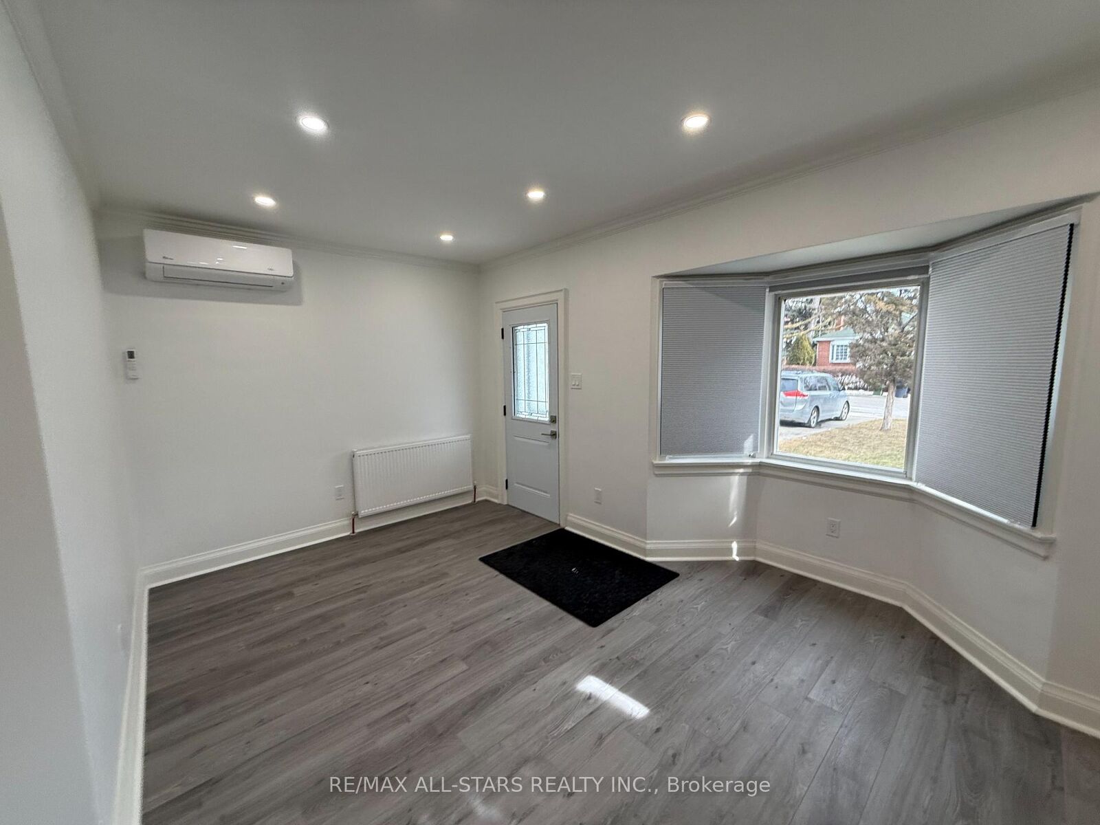 Property Photo: 92 Thirty Ninth Street 2 ON M8W 3M7