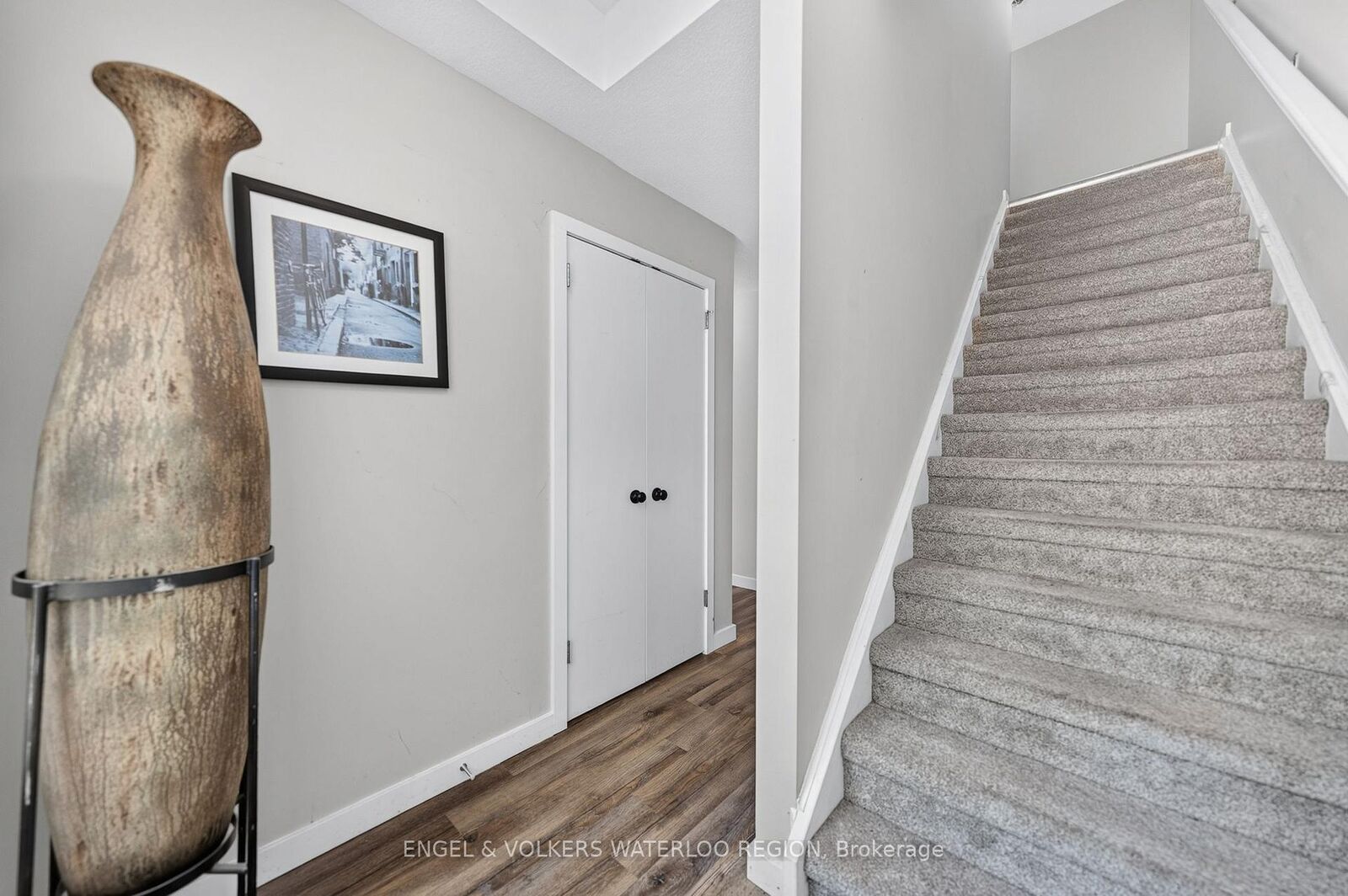 Property Photo: 519 Duke Street W ON N2H 3Y7