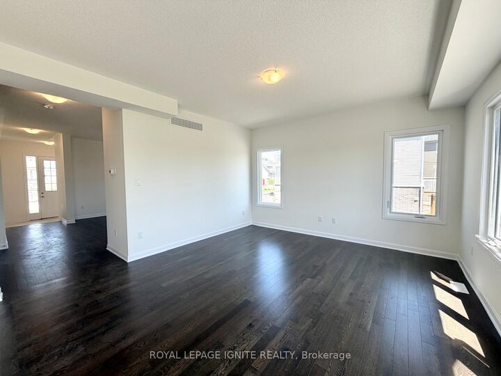 Property Photo:  20 Royal Oak Crescent  ON K0H 1G0 