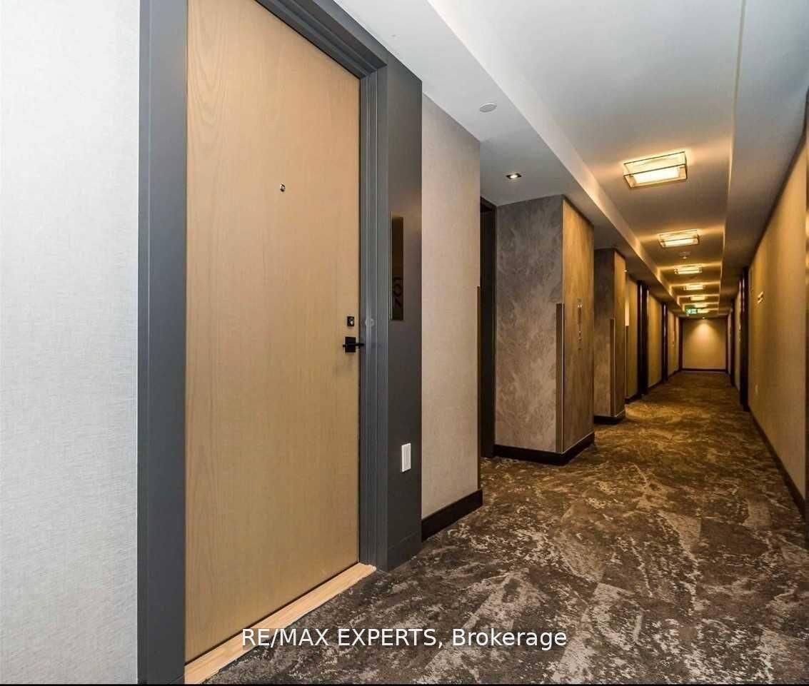 Property Photo:  225 Village Green Square 701  ON M1S 0L3 