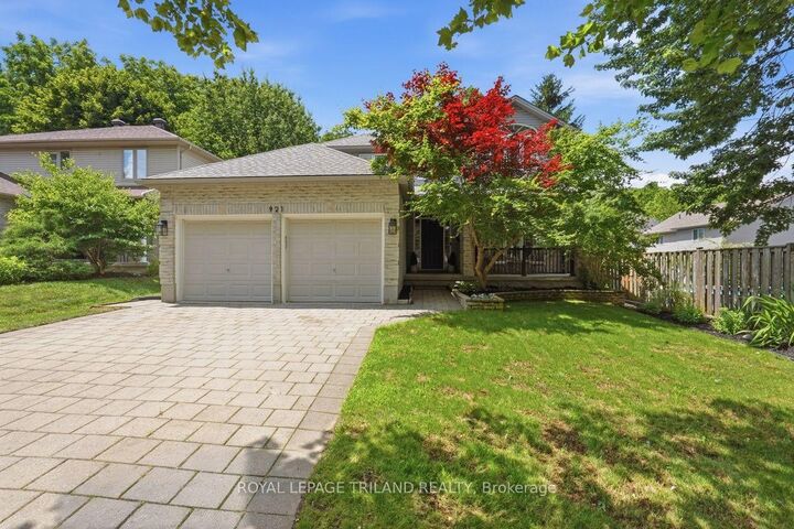 Property Photo: 921 Guildwood Boulevard ON N6H 5G4