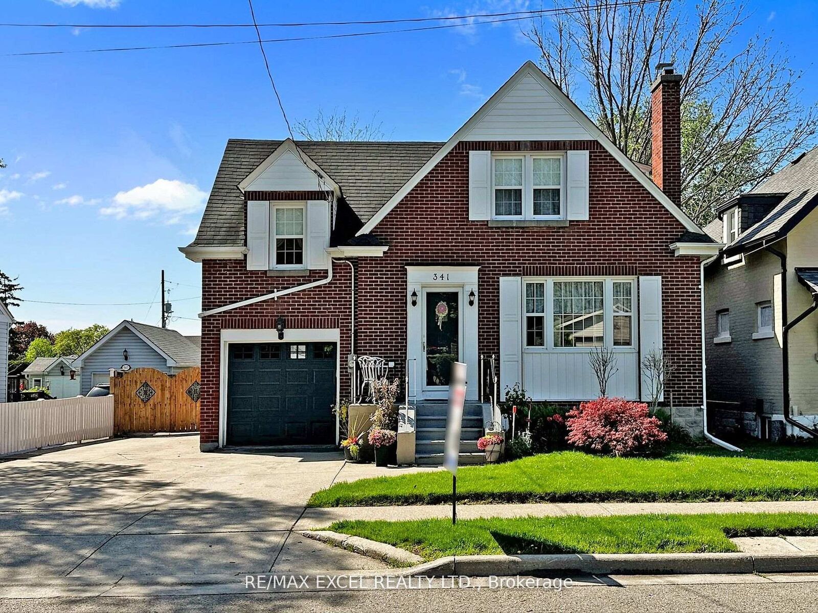 Property Photo:  341 Richmond Street E  ON L1G 1E8 