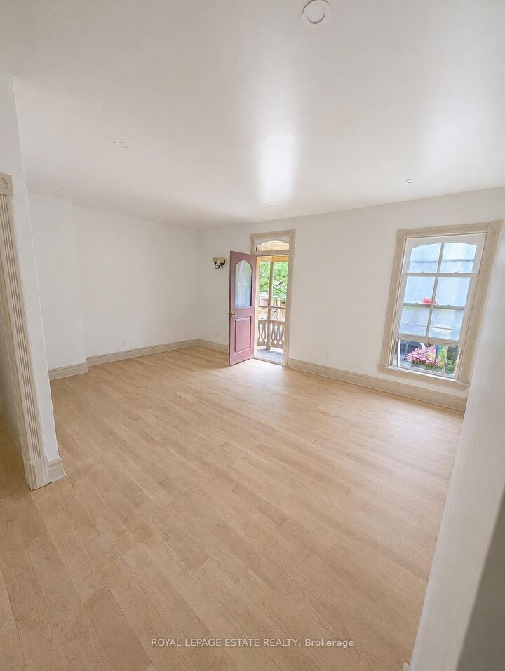 Property Photo: 561 Parliament Street ON M4X 1P7