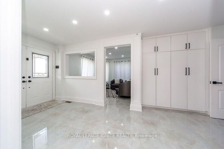 Property Photo:  189 Dadson Drive  ON L1C 5M7 