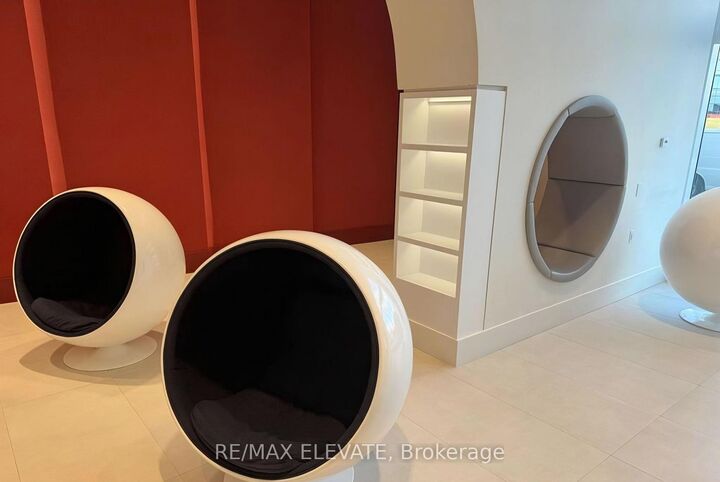 Property Photo:  2031 Kennedy Road N 2717  ON M1T 0B8 