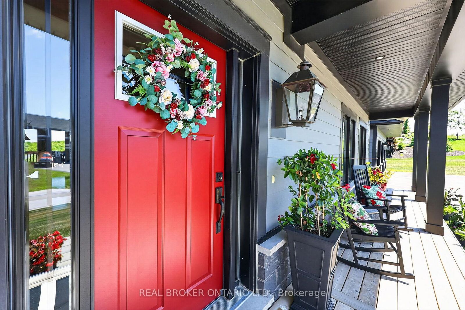 Property Photo: 29 Thoroughbred Drive ON L0K 1E0