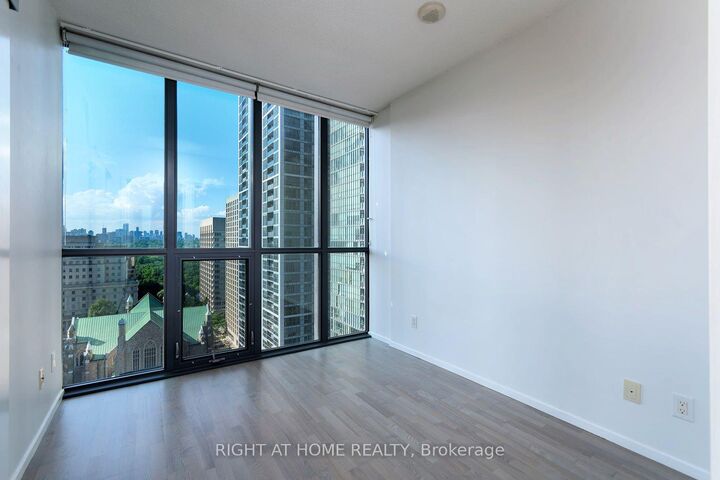 Property Photo:  101 Charles Street E 1806  ON M4Y 0A9 