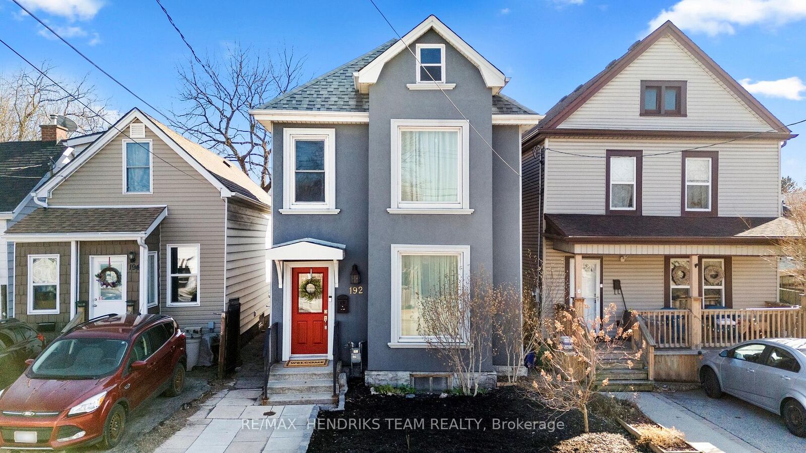 Property Photo:  192 Wood Street E  ON L8L 3Z1 