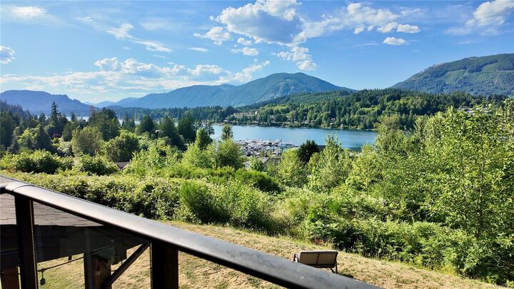 Property Photo: 213 Tal Cres BC V0R 2G0