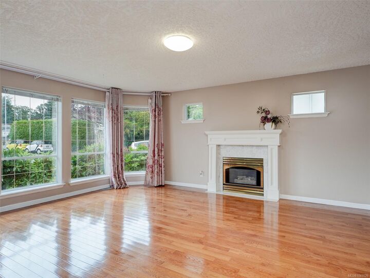 Property Photo: 1395 Epsom Close BC V8P 5S8
