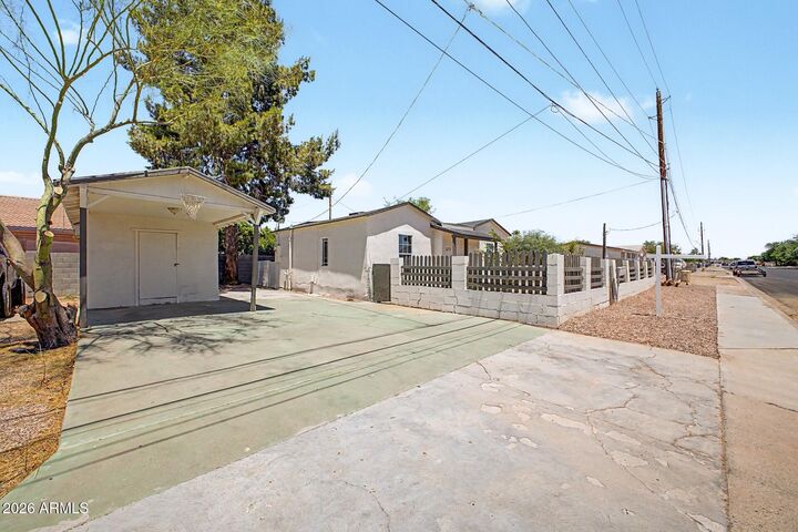 Property Photo:  1010 E Chipman Road  AZ 85040 