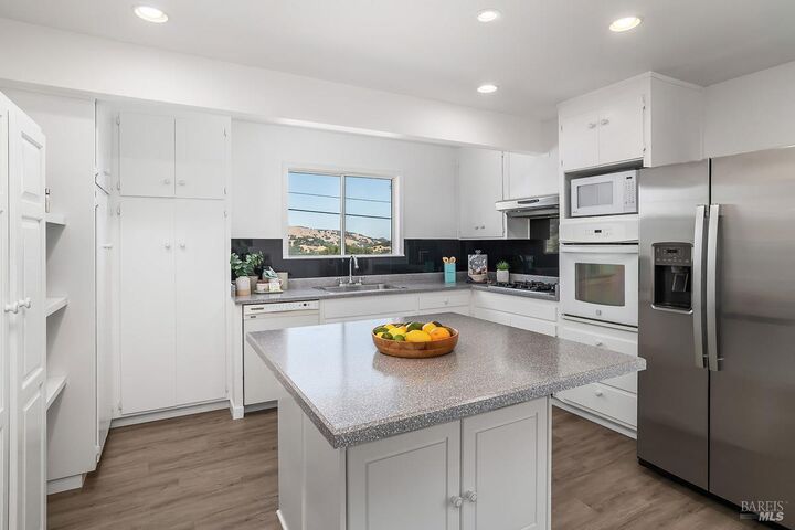 Property Photo: 26 Manor View Drive CA 94930