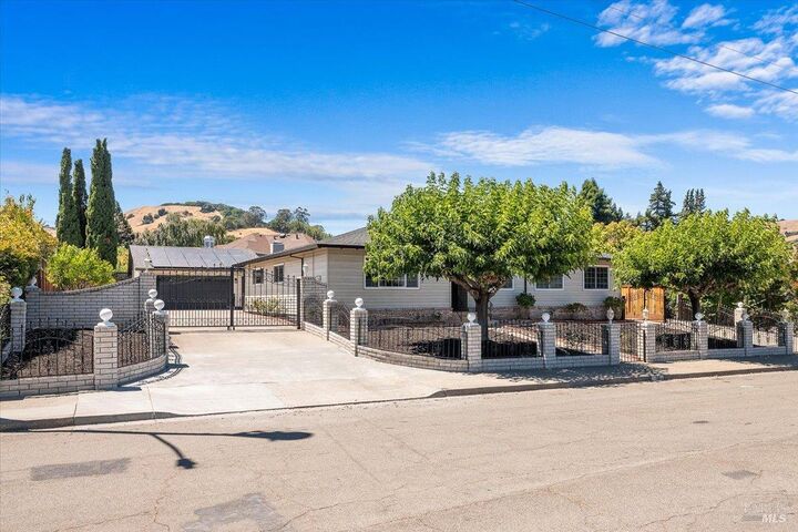 Property Photo:  34 Devonshire Drive  CA 94947 