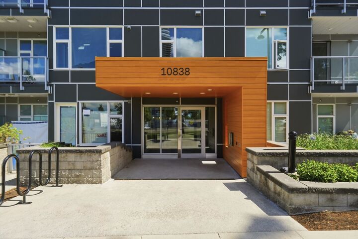 10838 Whalley Boulevard 211 — photo 1