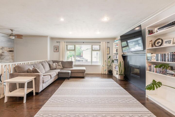 Property Photo: 26481 30A Avenue BC V4W 3E1